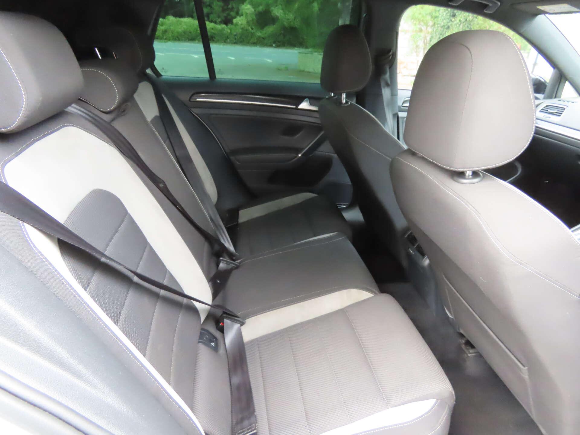 Volkswagen Golf view 12