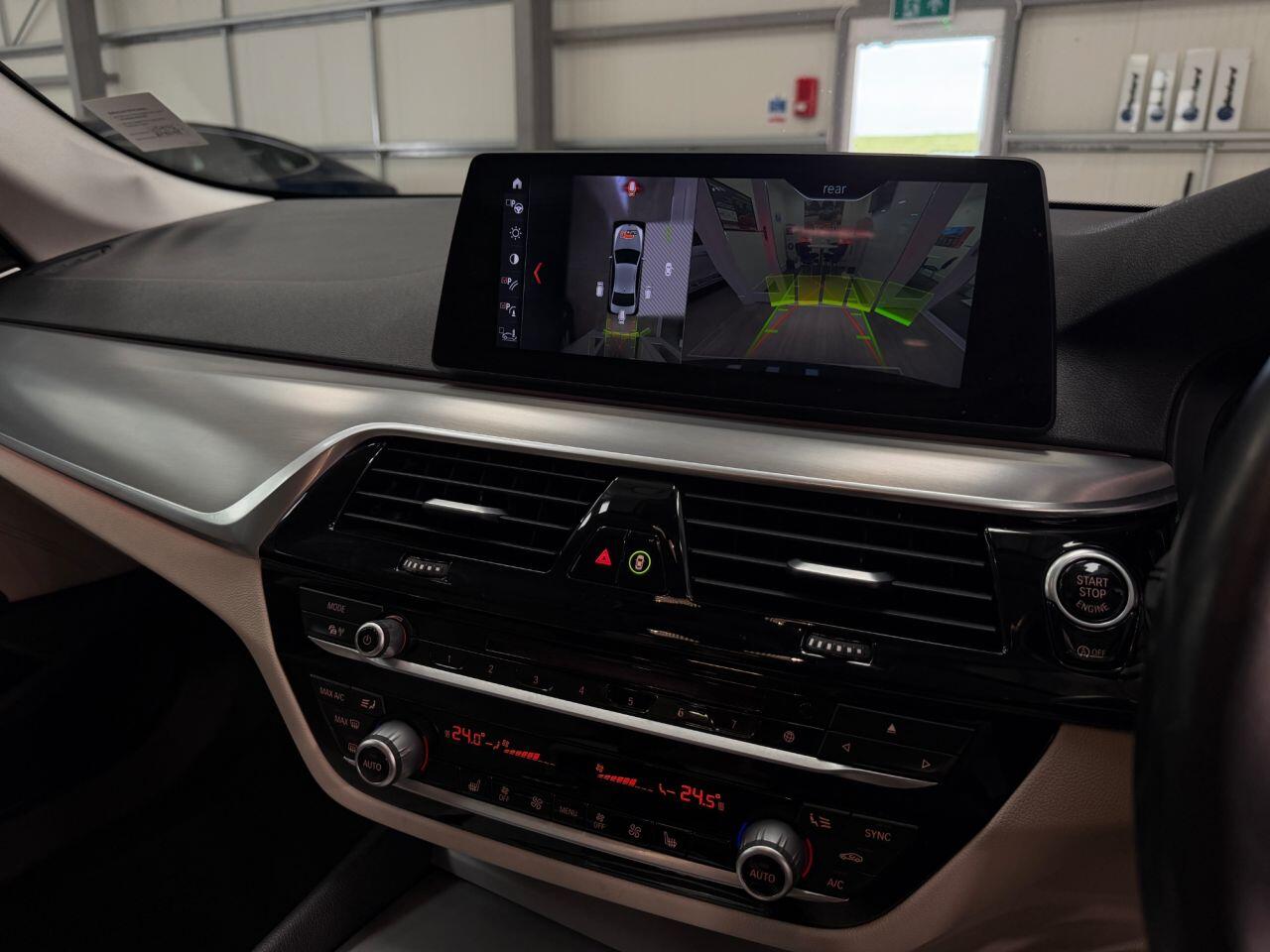 BMW 5 Series view 14