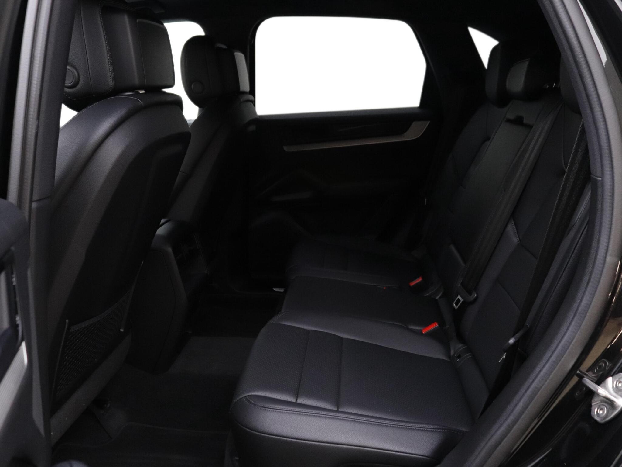 Porsche Cayenne view 18