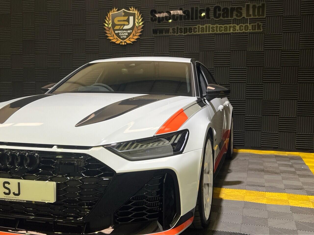 Audi RS6 Avant view 17