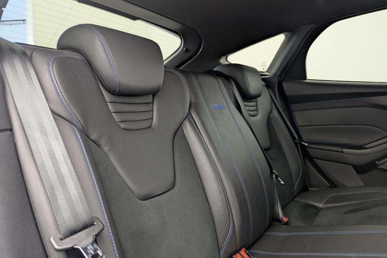 Ford Focus view 19