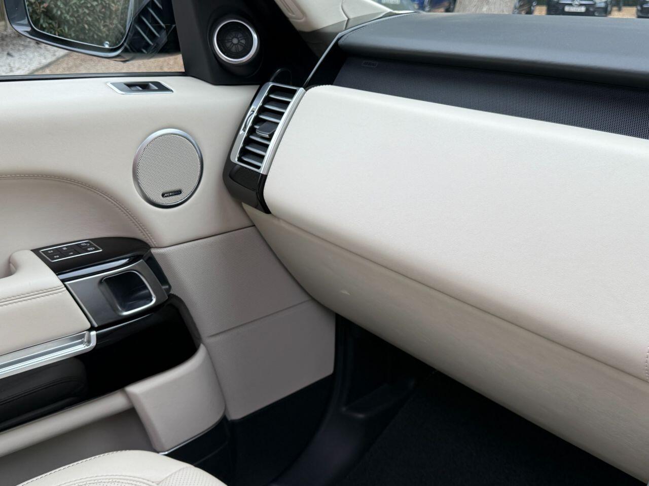 Land Rover Range Rover view 38