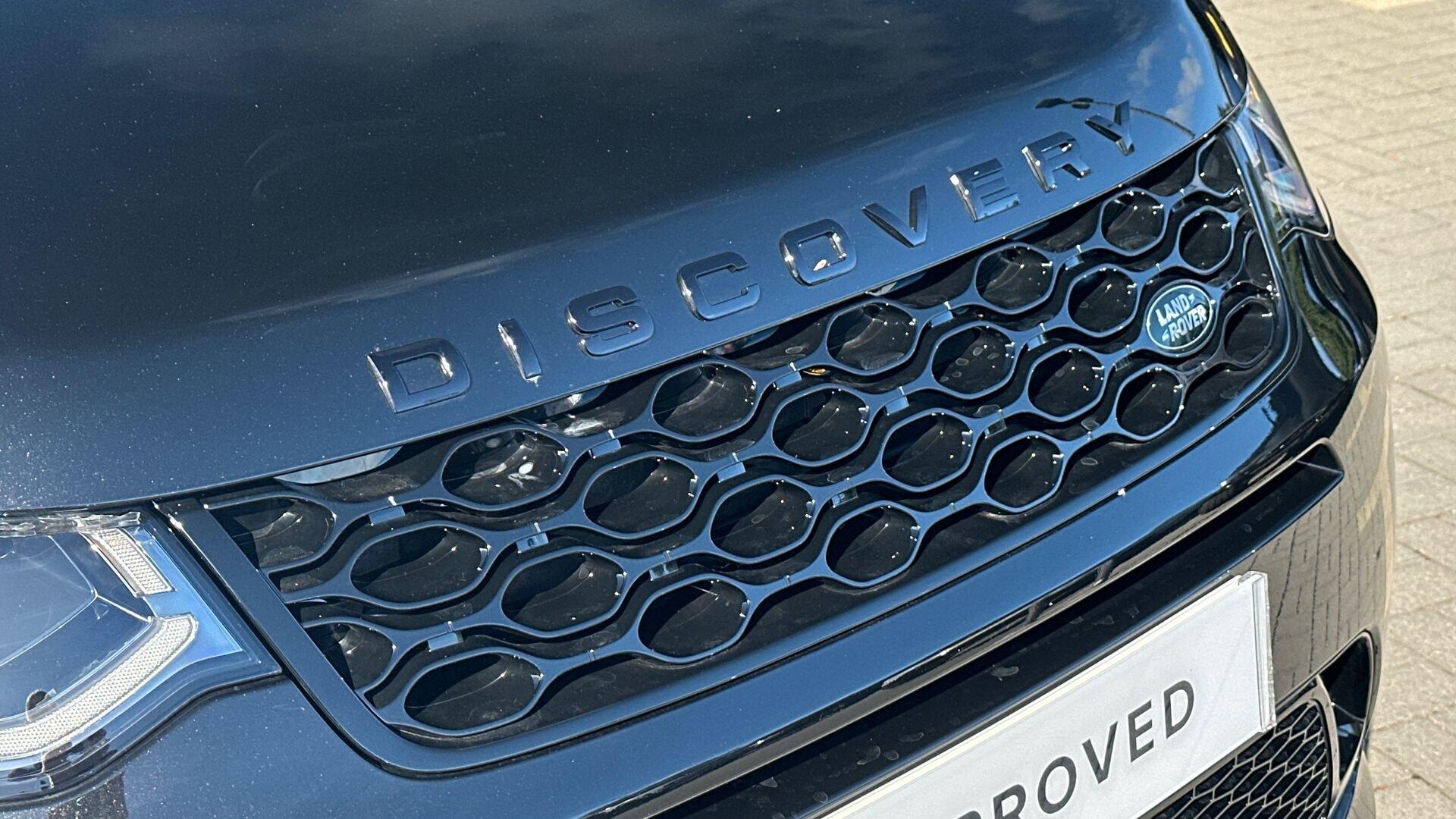 Land Rover Discovery Sport view 21