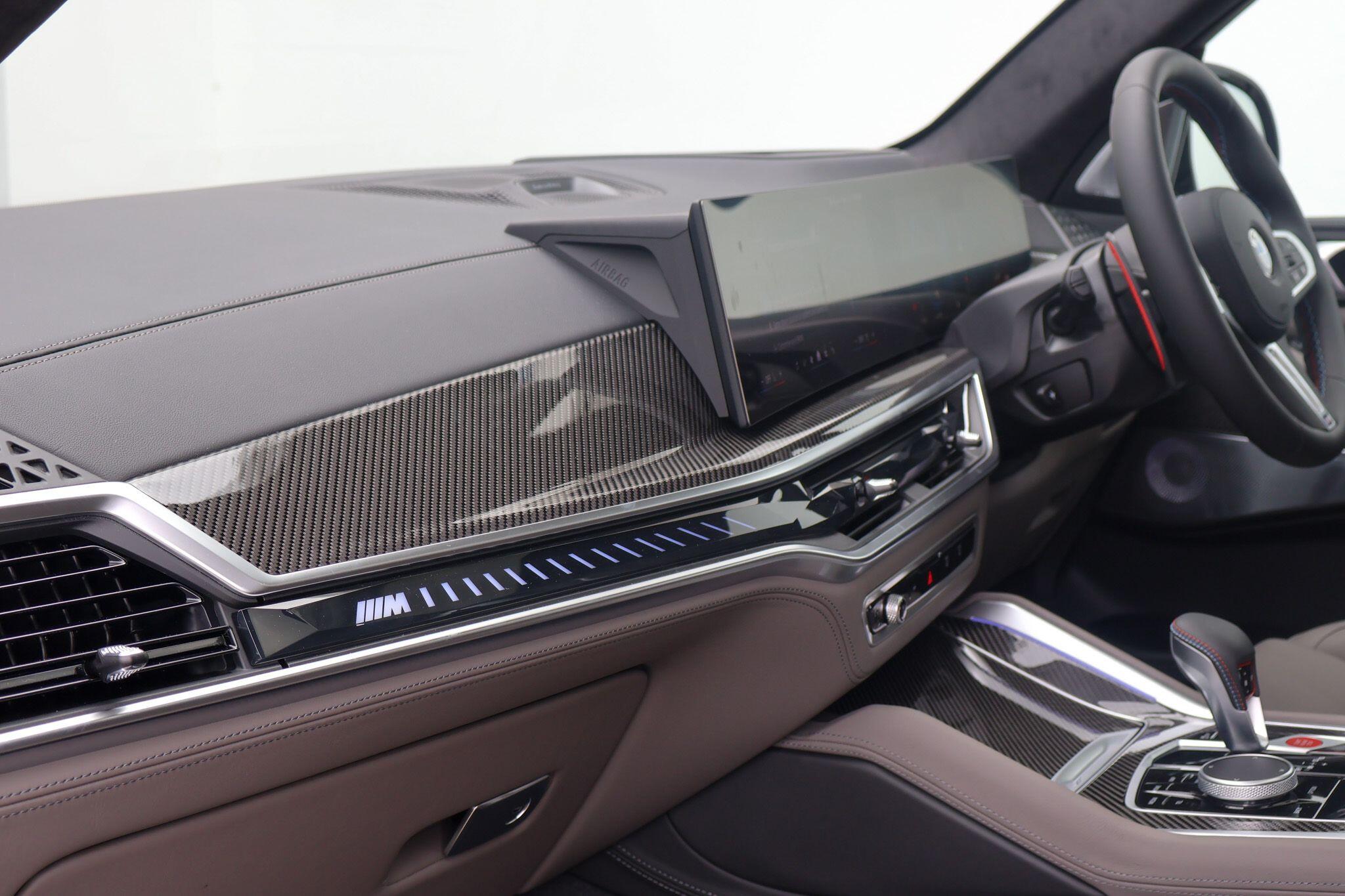 BMW X5 M view 12