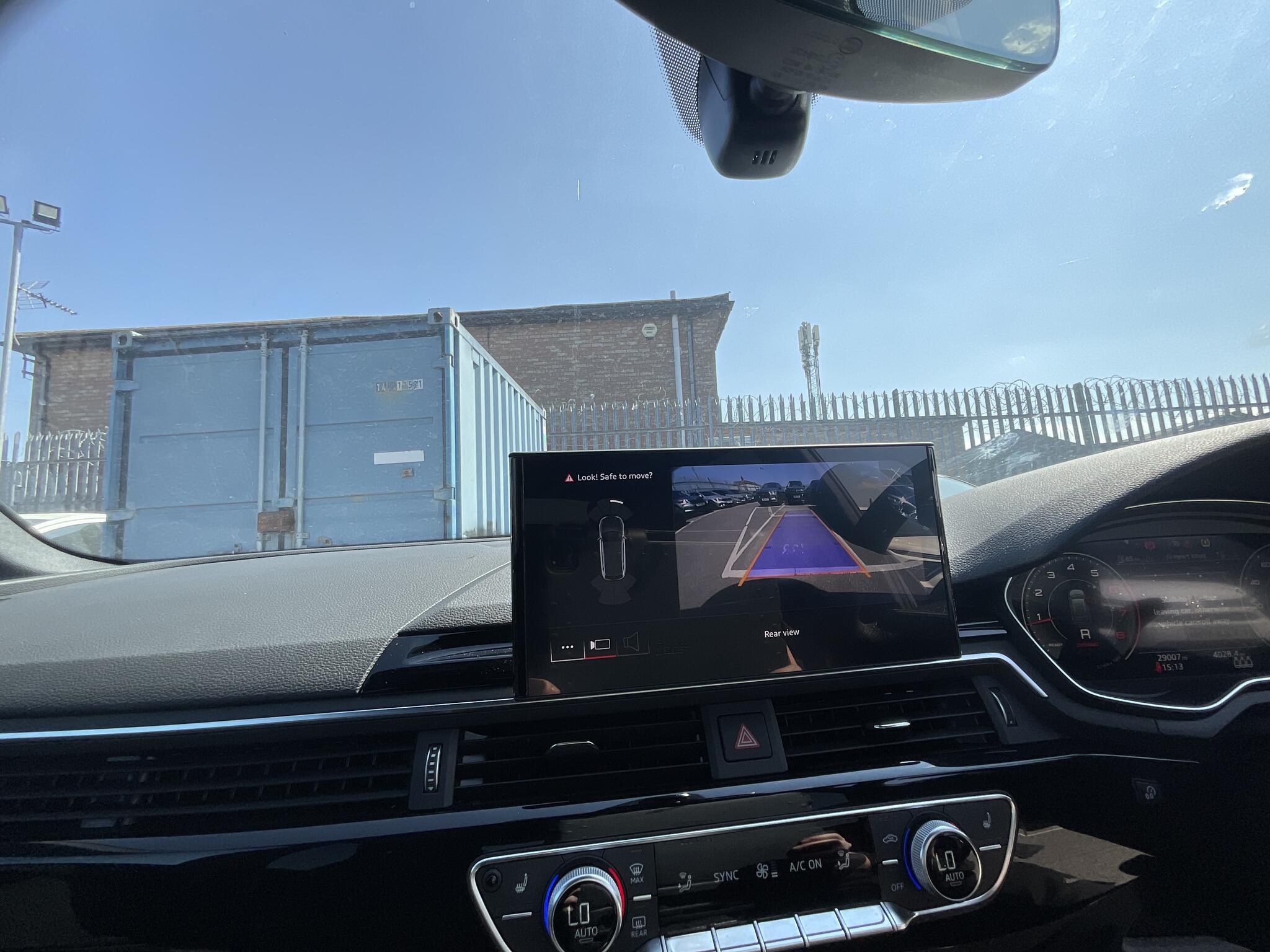 Audi A4 Avant view 27
