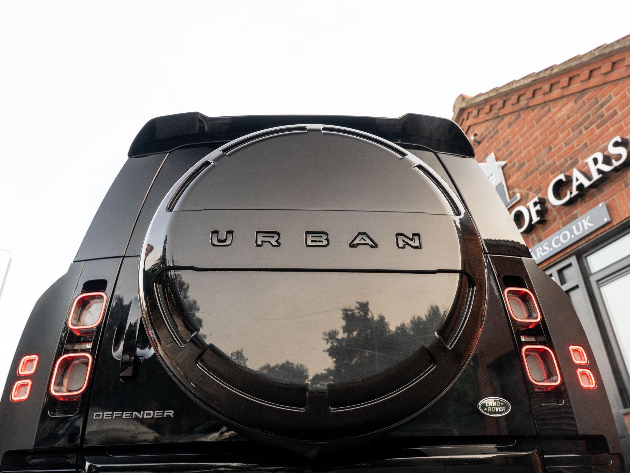Land Rover Defender view 30