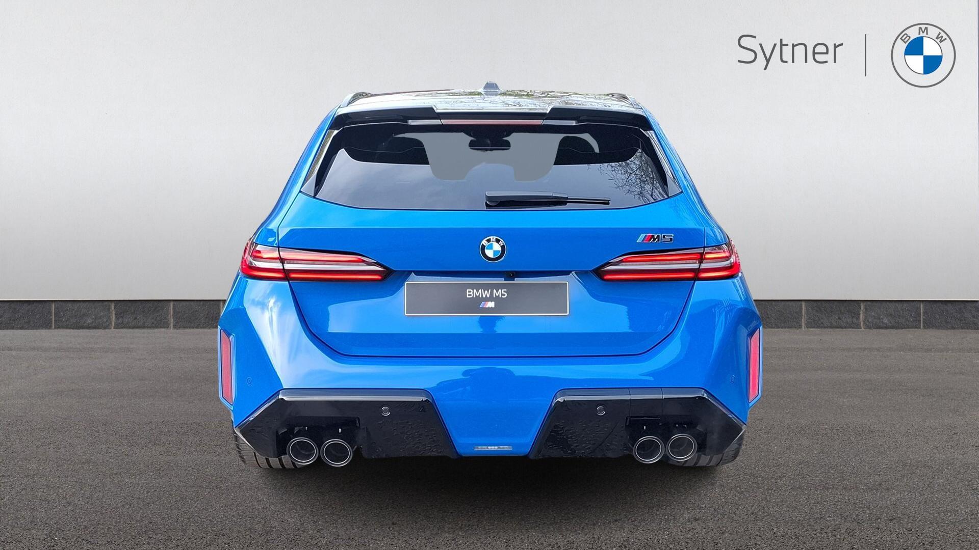 BMW M5 view 15