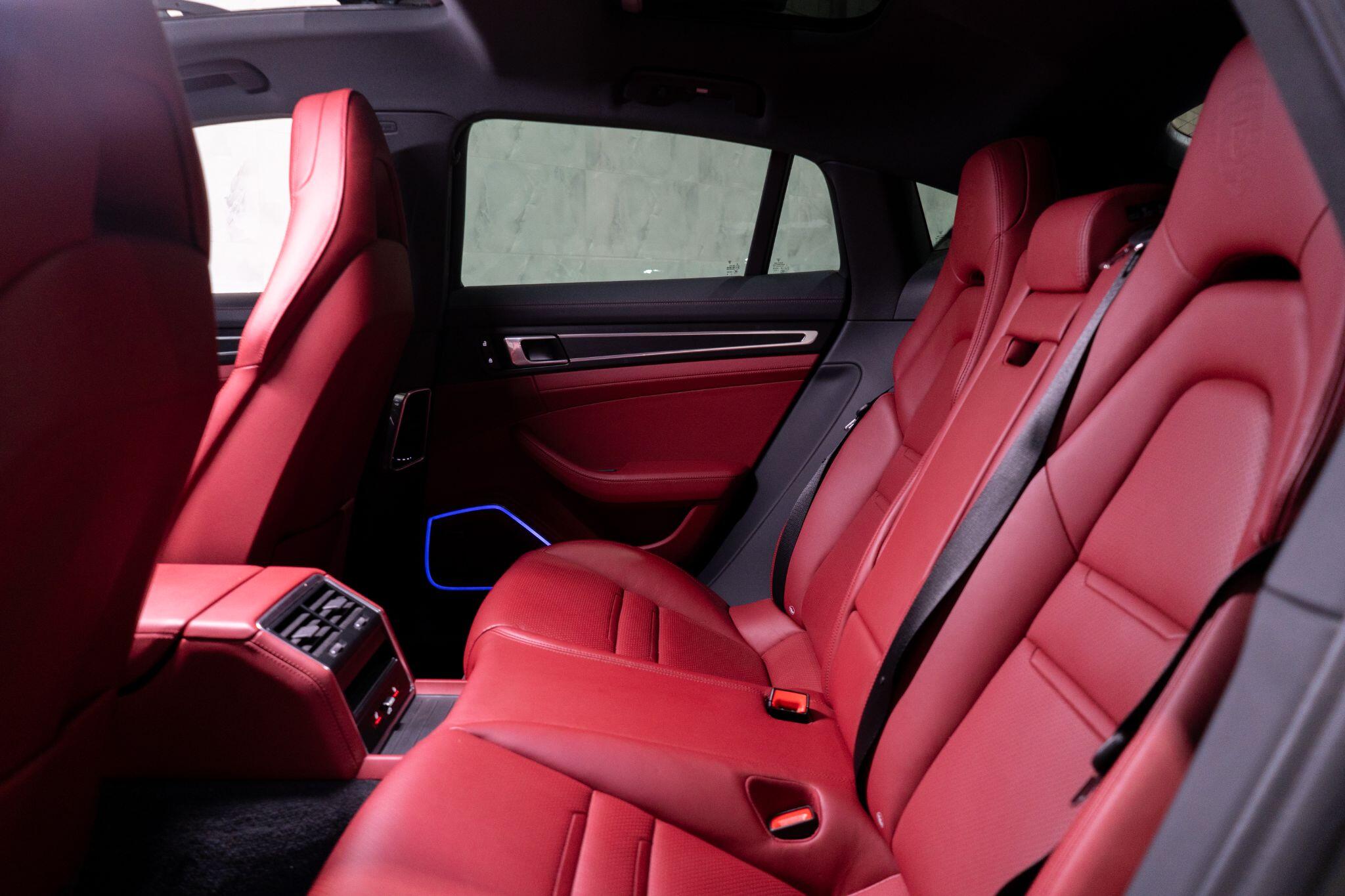 Porsche Panamera view 14