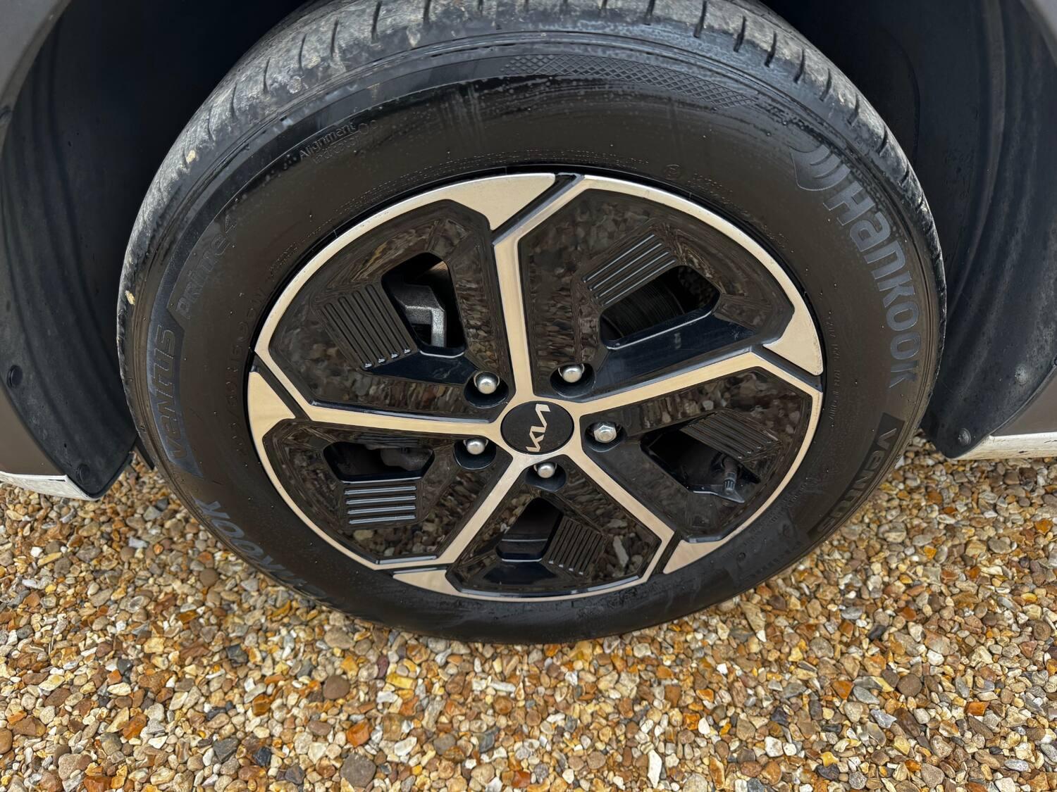 Kia Niro view 4