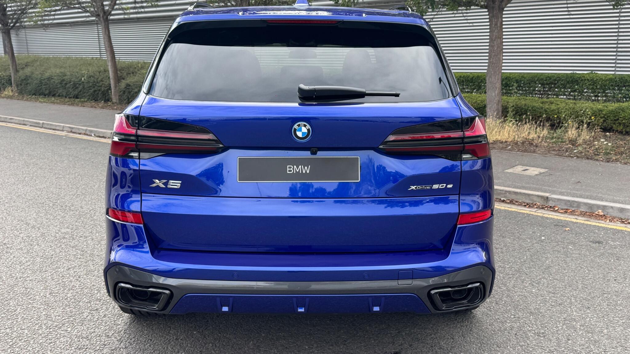 BMW X5 view 5