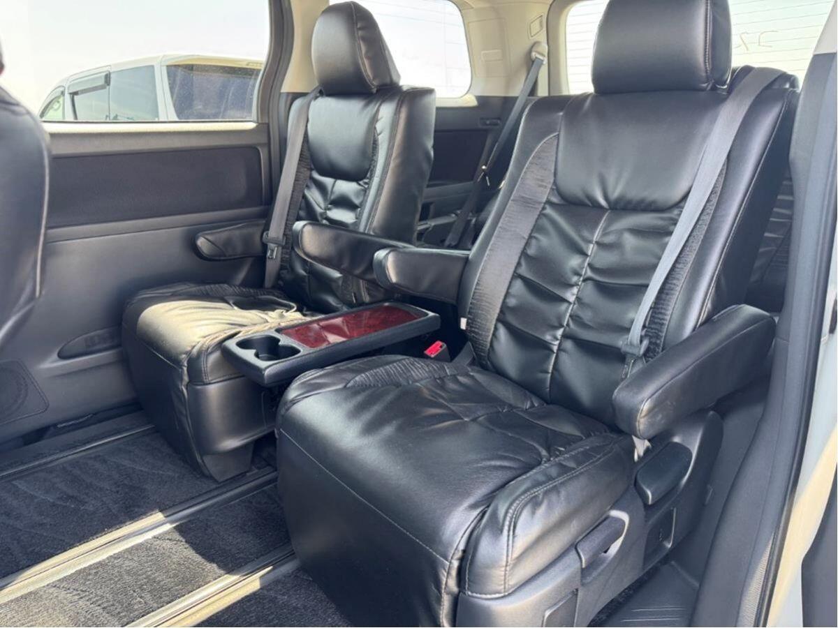 Toyota Vellfire view 16