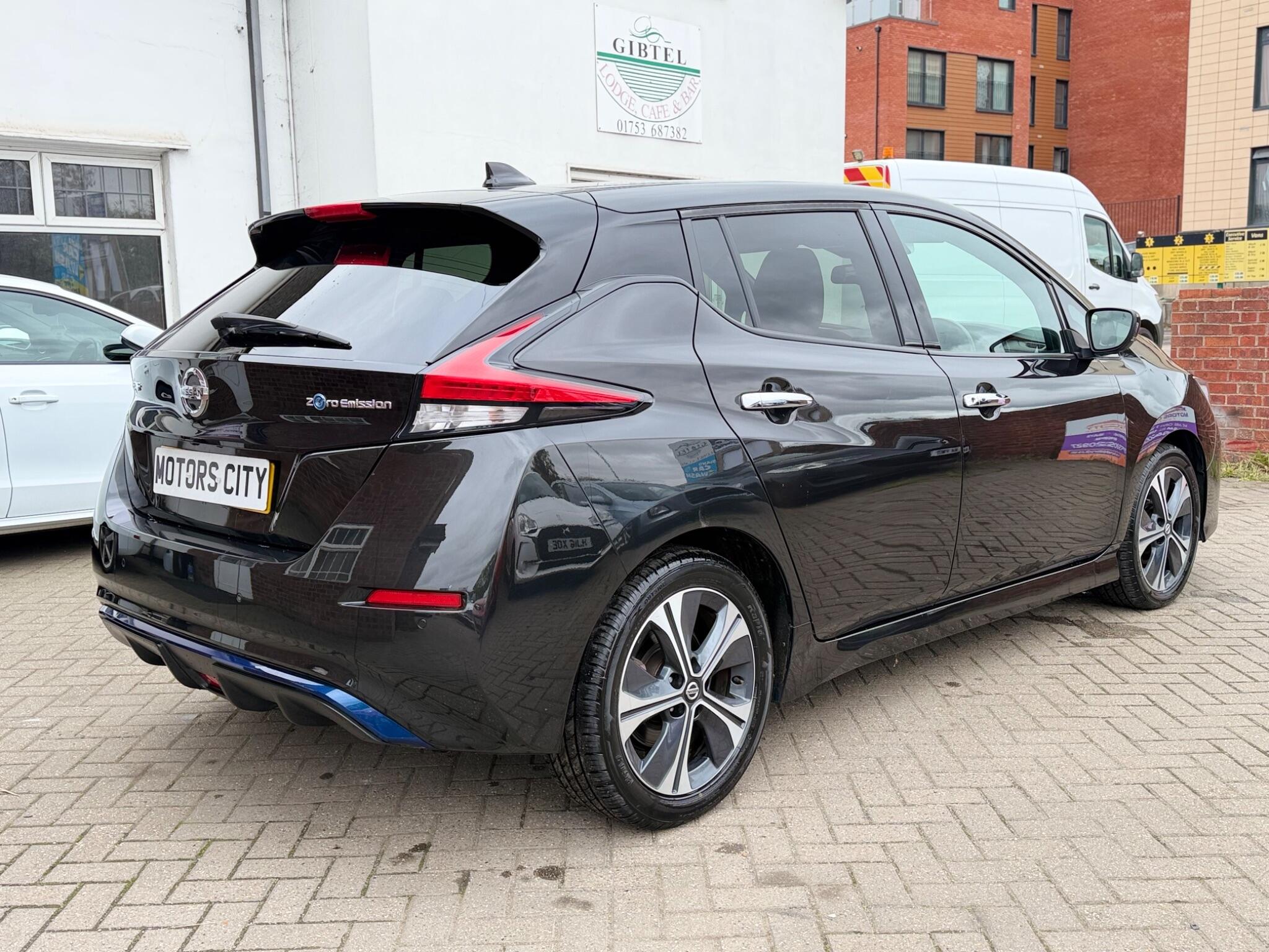 Nissan Leaf view 9