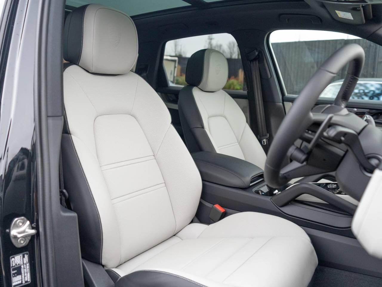 Porsche Cayenne view 5