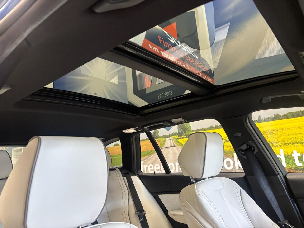 BMW 3 Series view 16