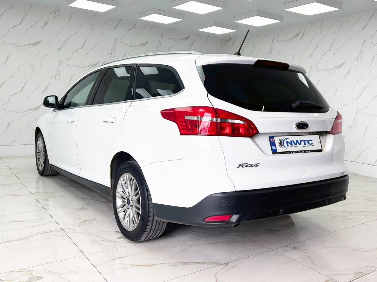 Ford Focus view 9