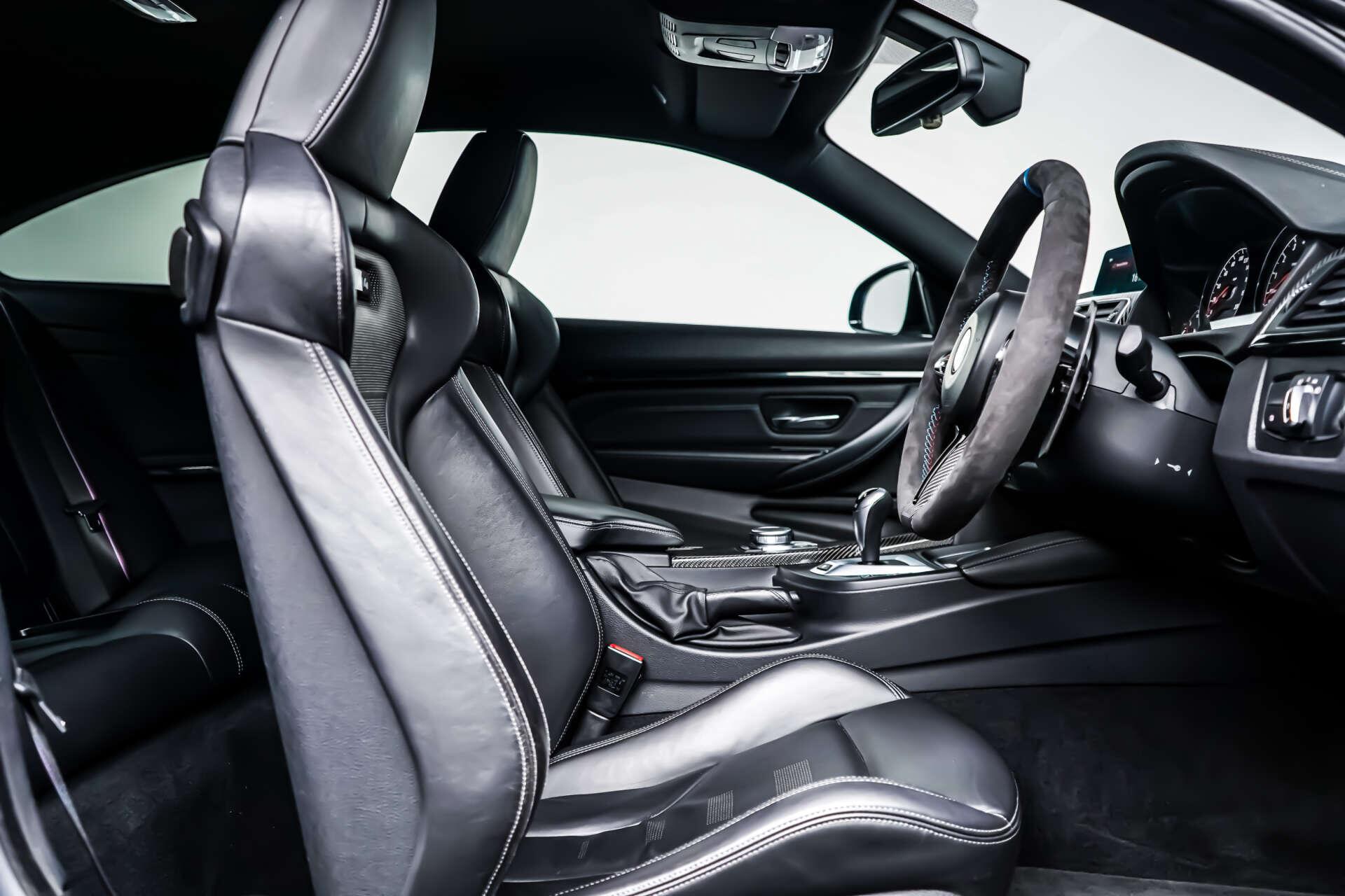 BMW M4 view 6