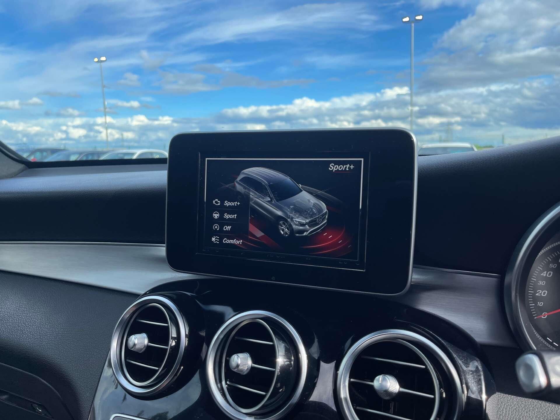 Mercedes-Benz GLC view 23