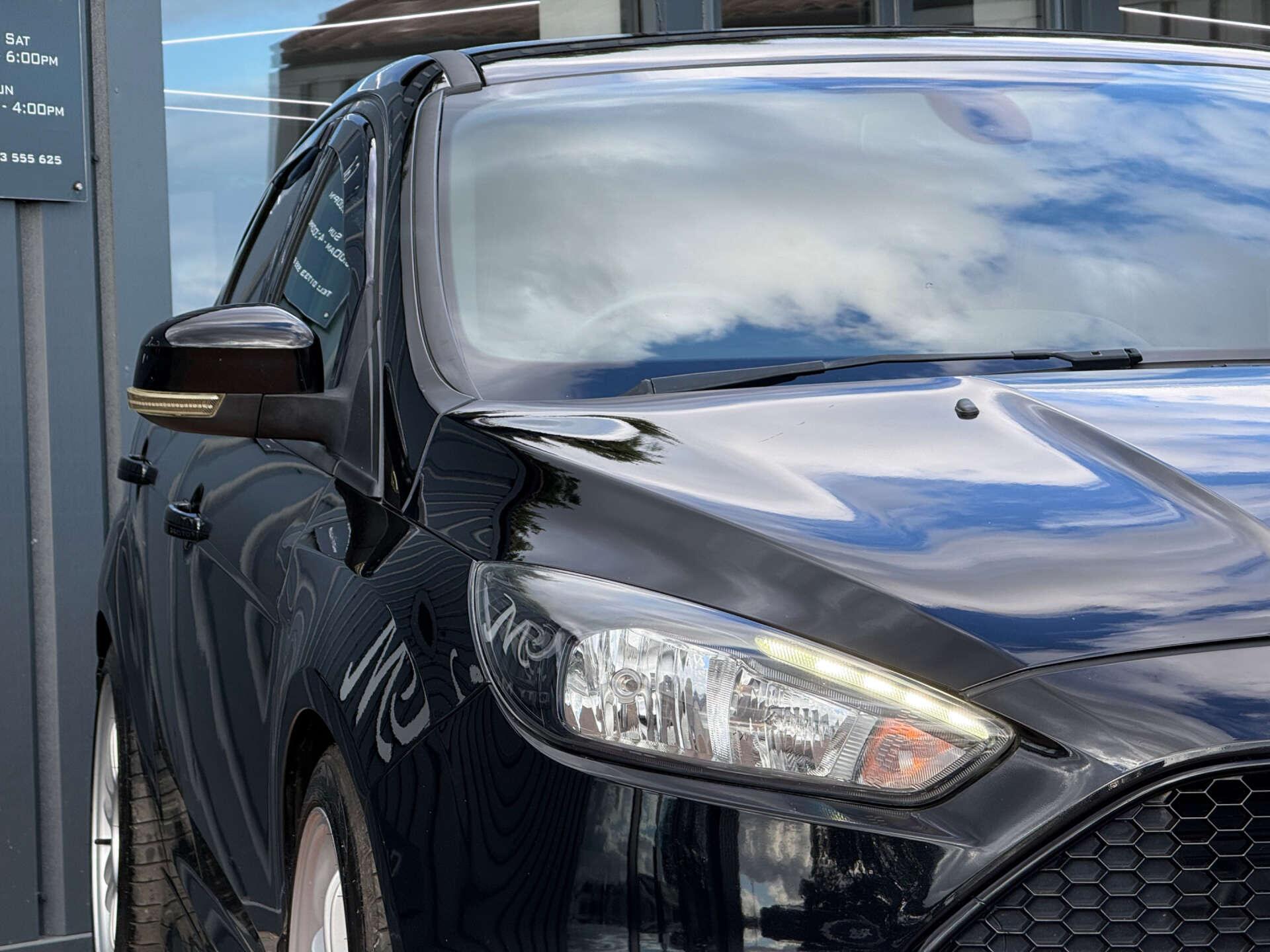 Ford Focus view 15