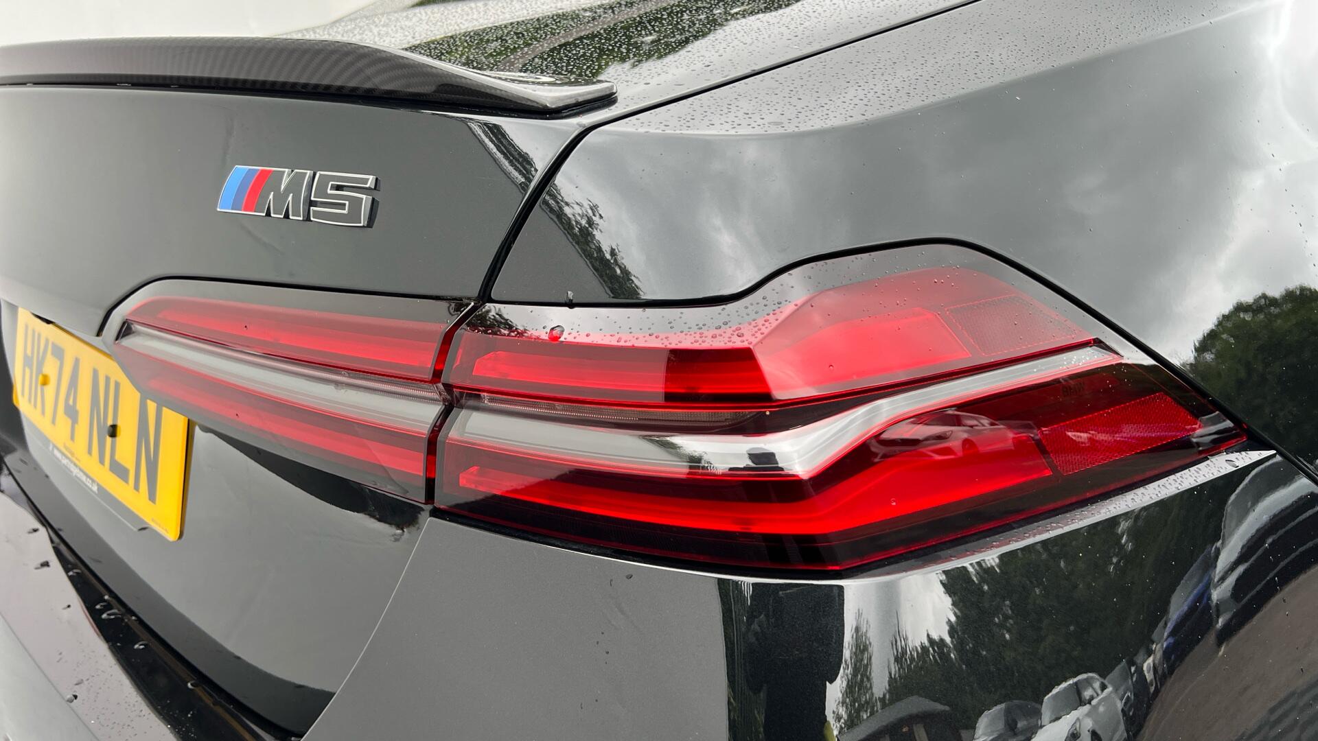BMW M5 view 22
