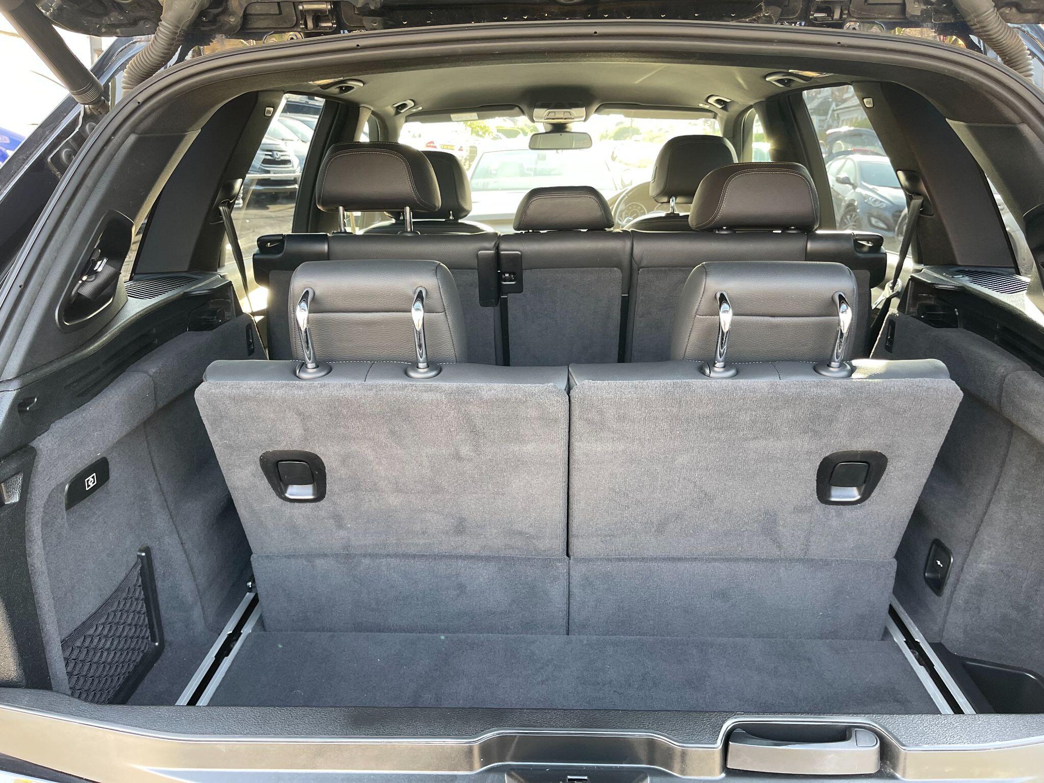 BMW X5 view 24