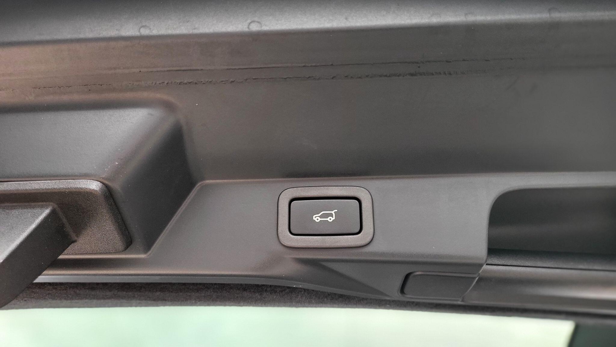 Land Rover Range Rover Sport view 19