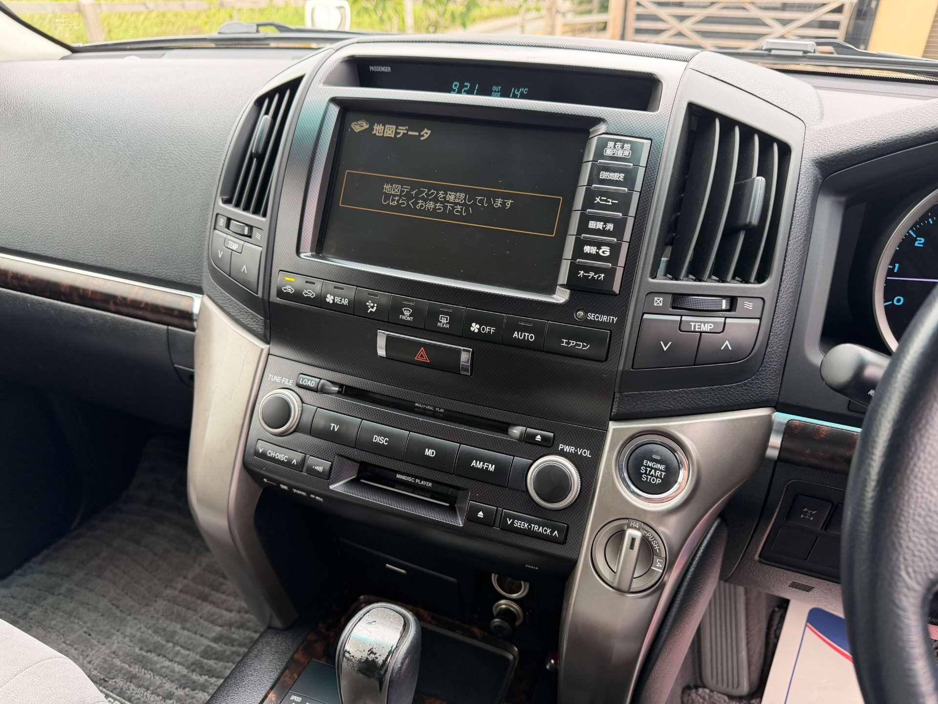 Toyota Land Cruiser view 22