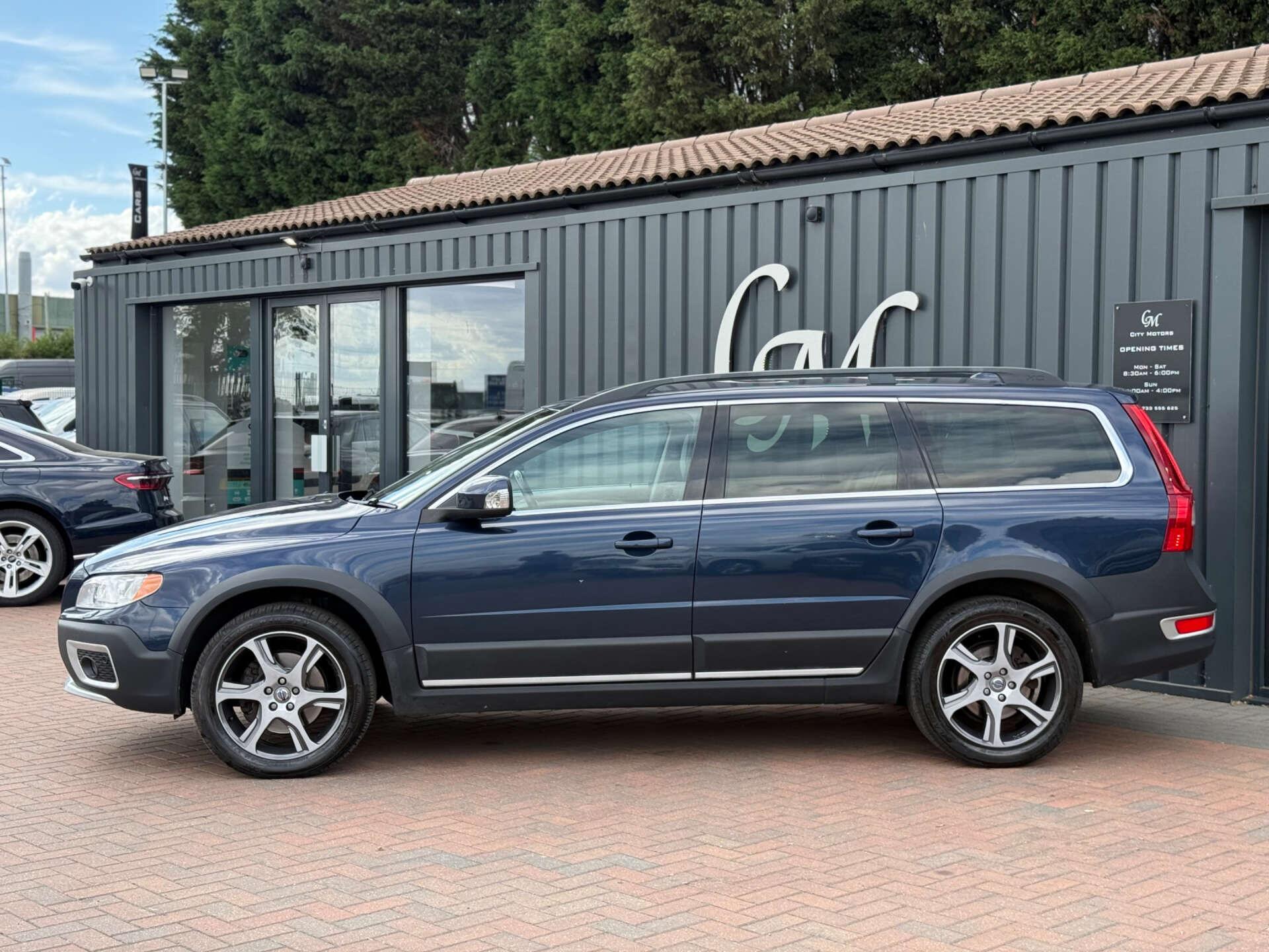 Volvo XC70 view 9