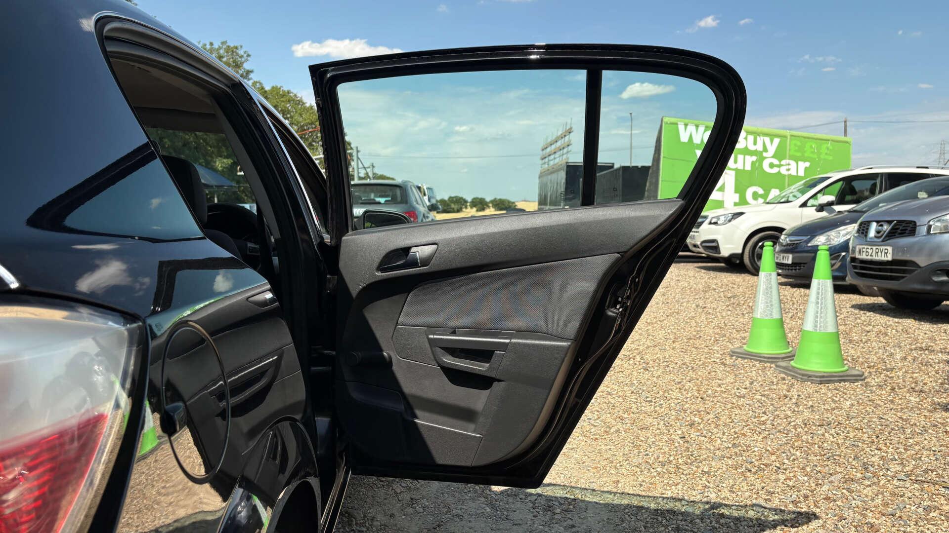 Vauxhall Astra view 31