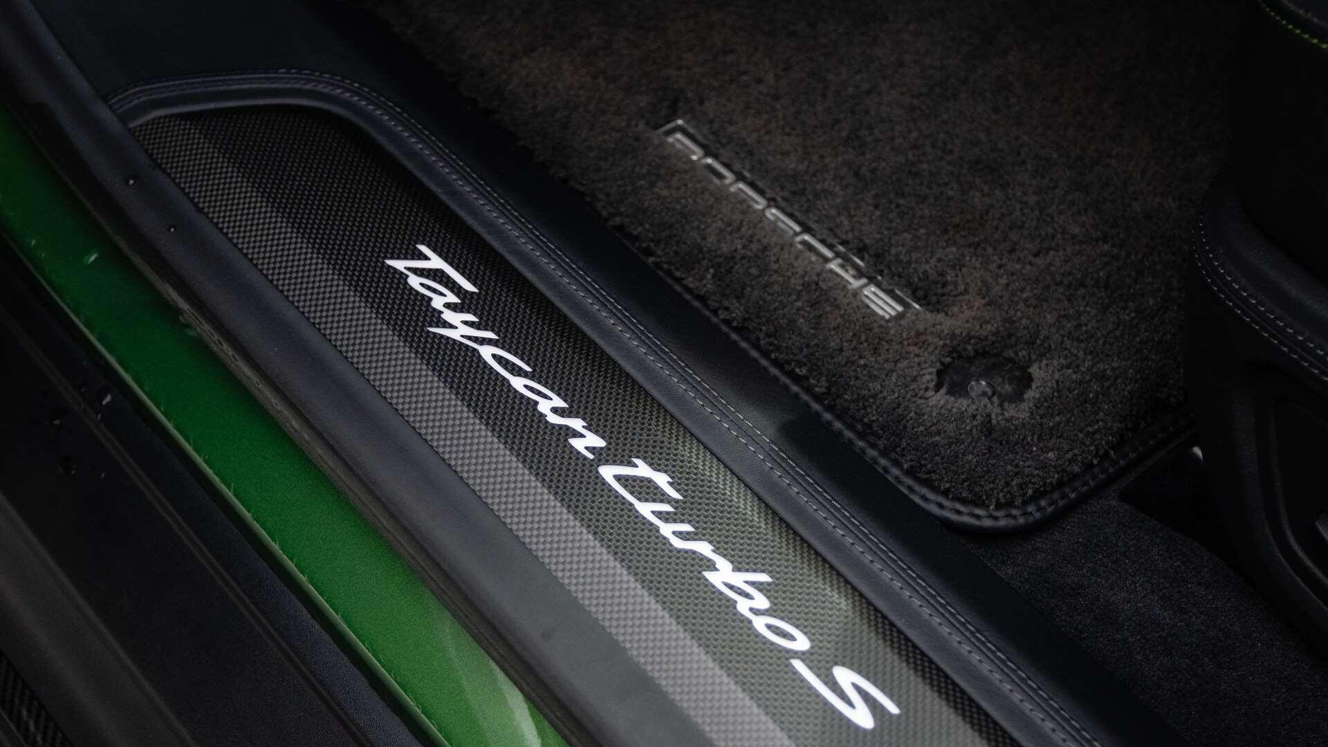 Porsche Taycan view 35