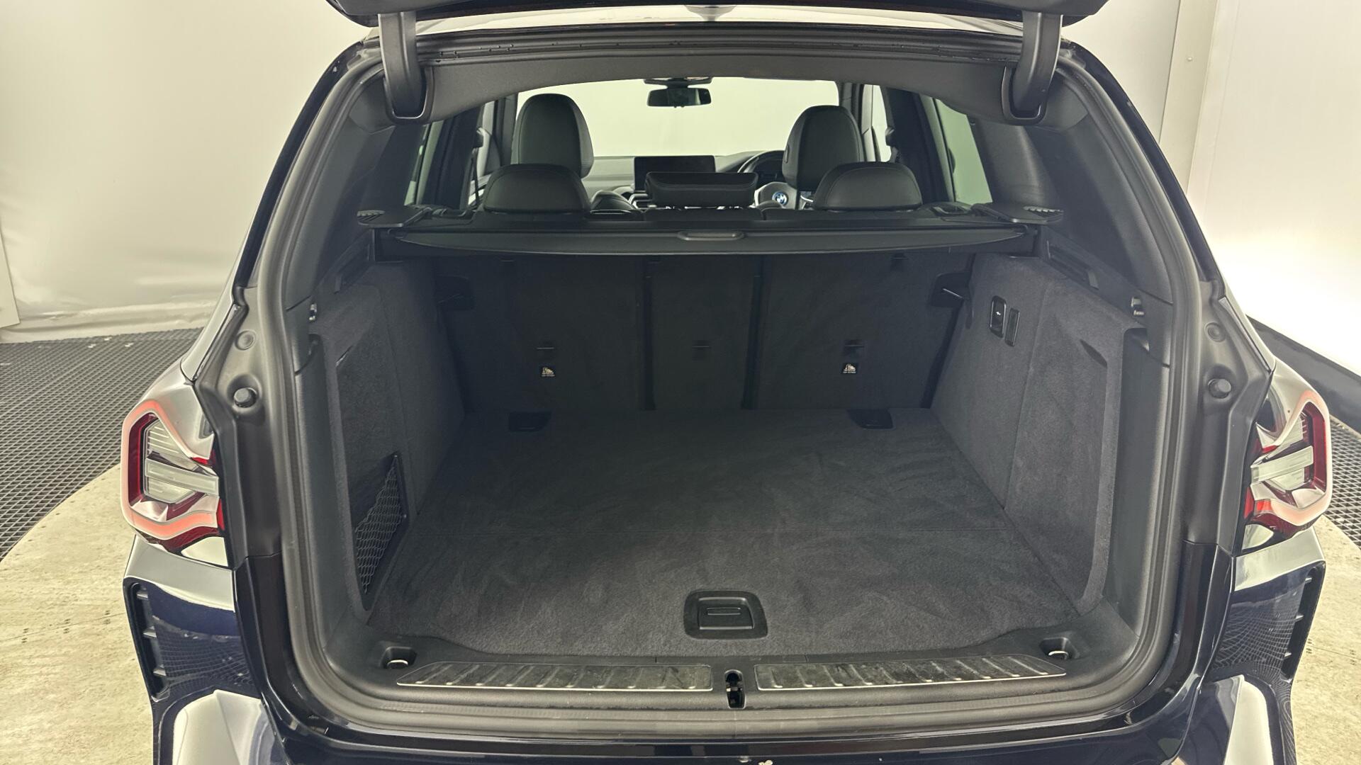 BMW Ix3 view 15
