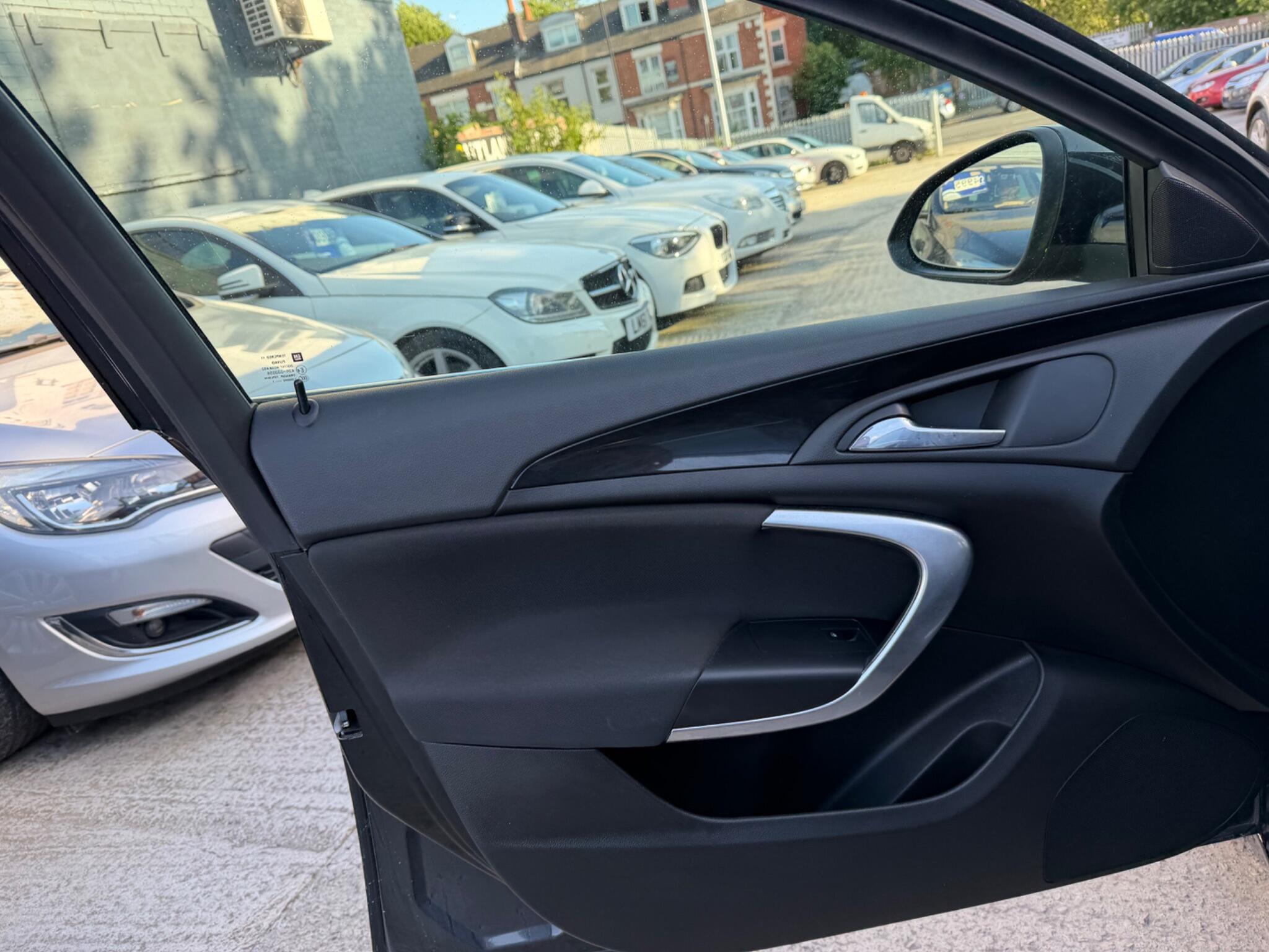 Vauxhall Insignia view 29