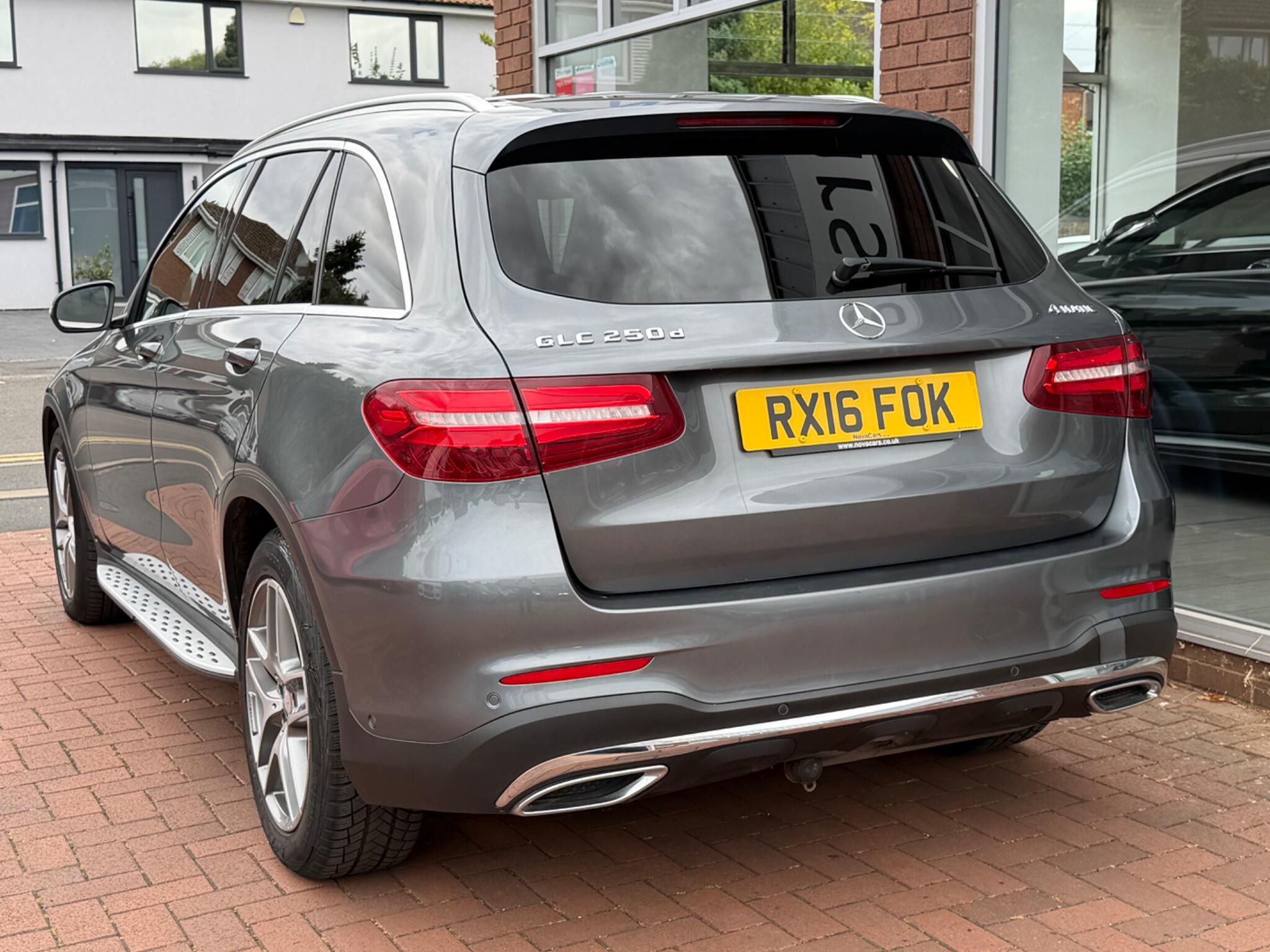 Mercedes-Benz GLC view 16