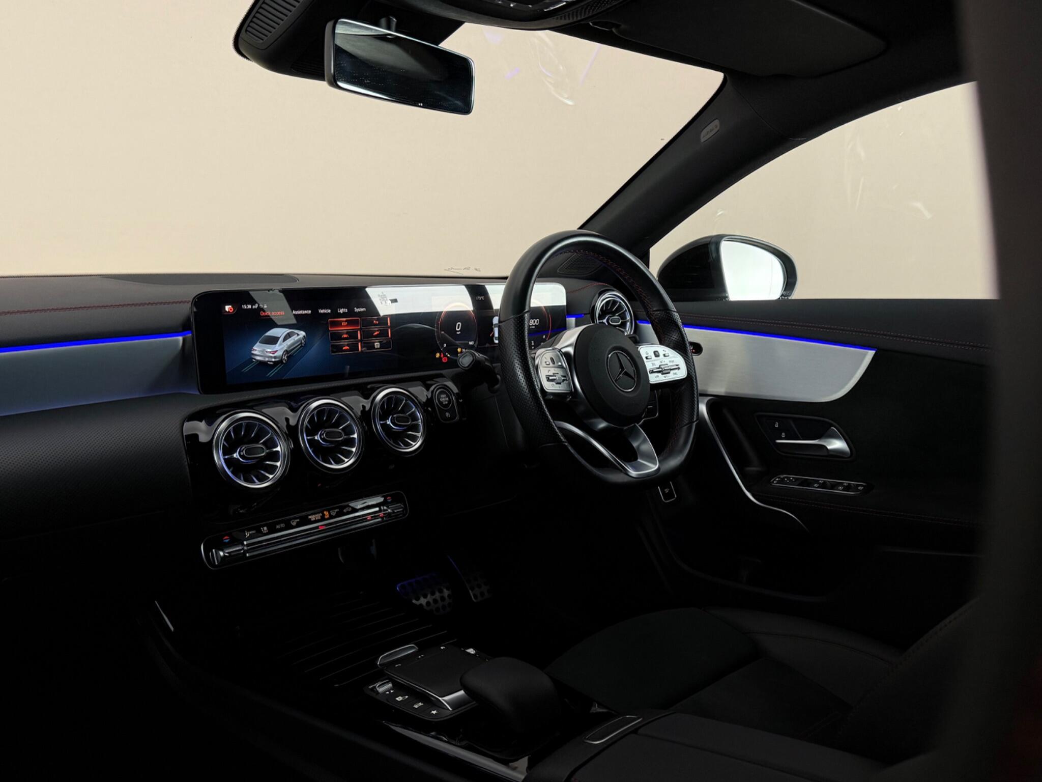 Mercedes-Benz Cla view 3