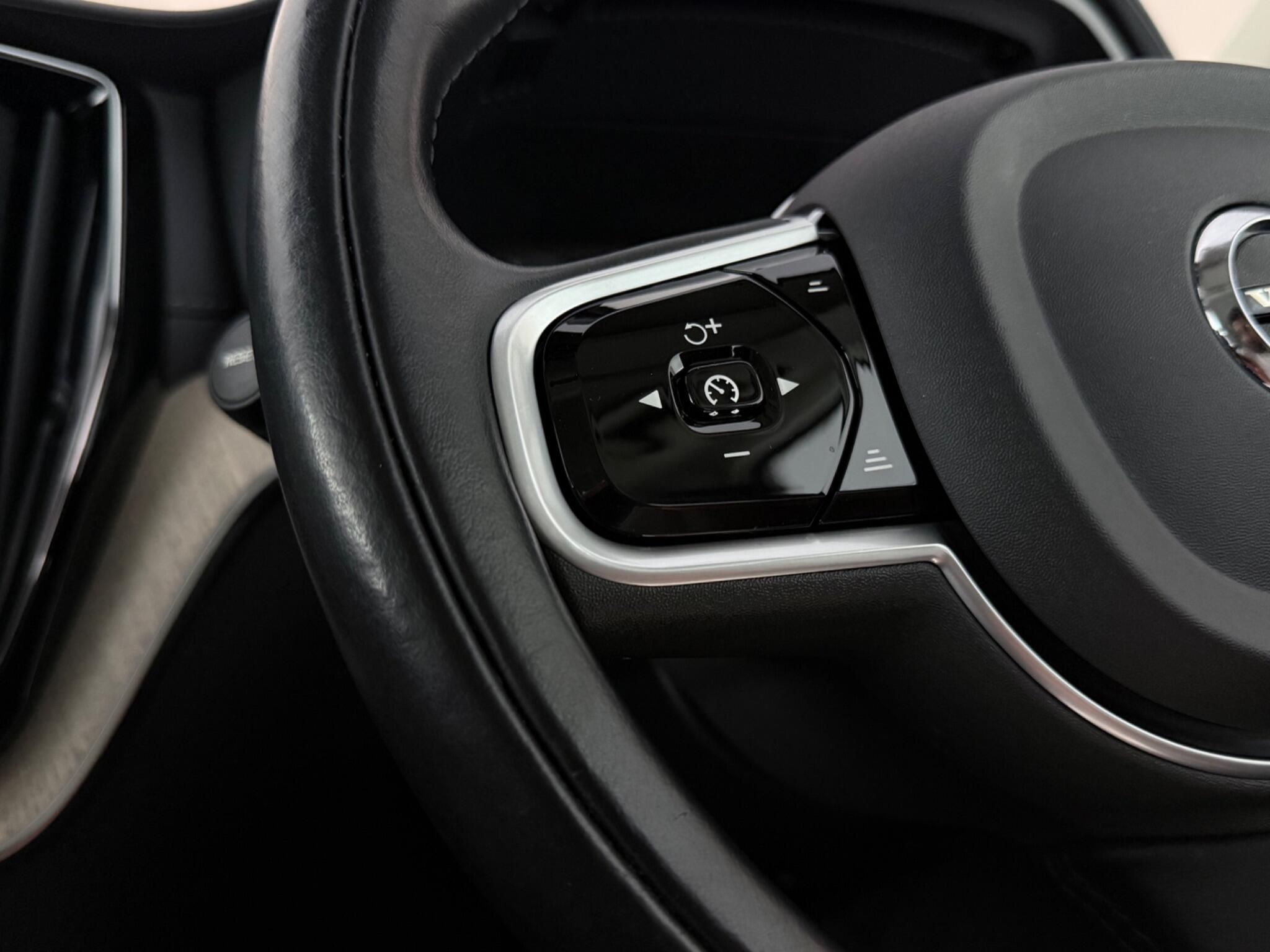 Volvo XC60 view 14