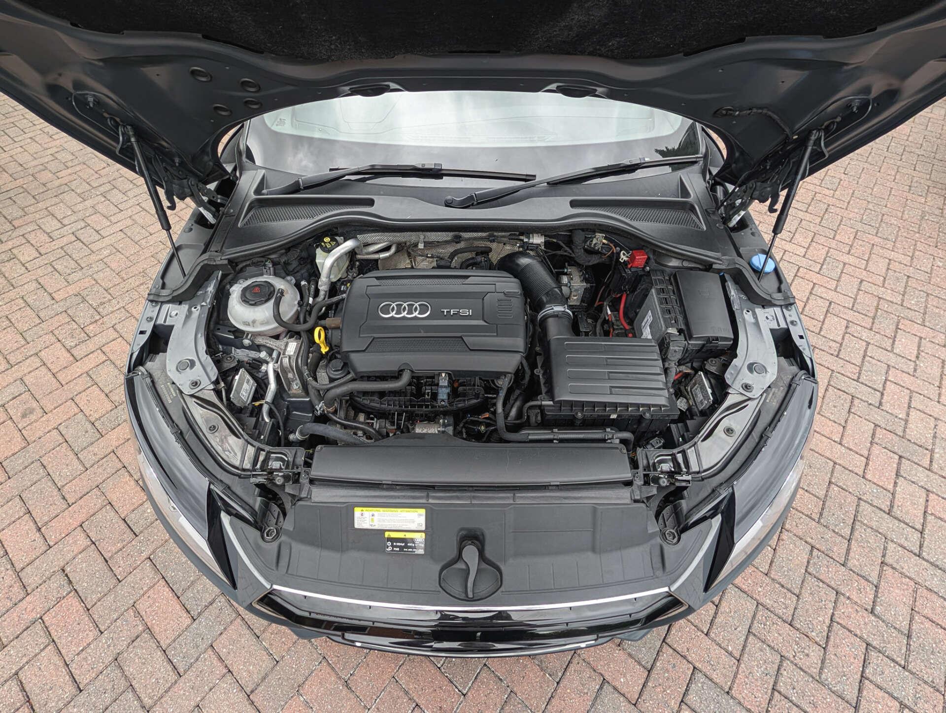 Audi TT view 18