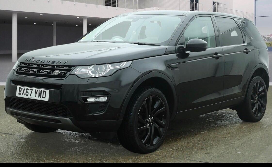 2017 Land Rover Discovery Sport 2.0 TD4 HSE Black Auto 4WD Euro 6 (s/s) 5dr • 72,350 miles image 3