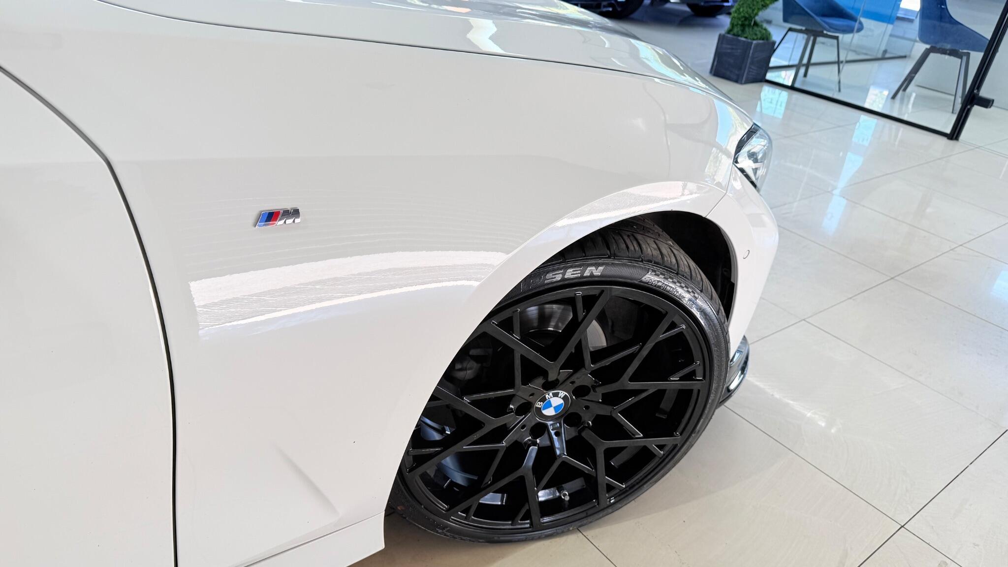 BMW 3 Series view 8