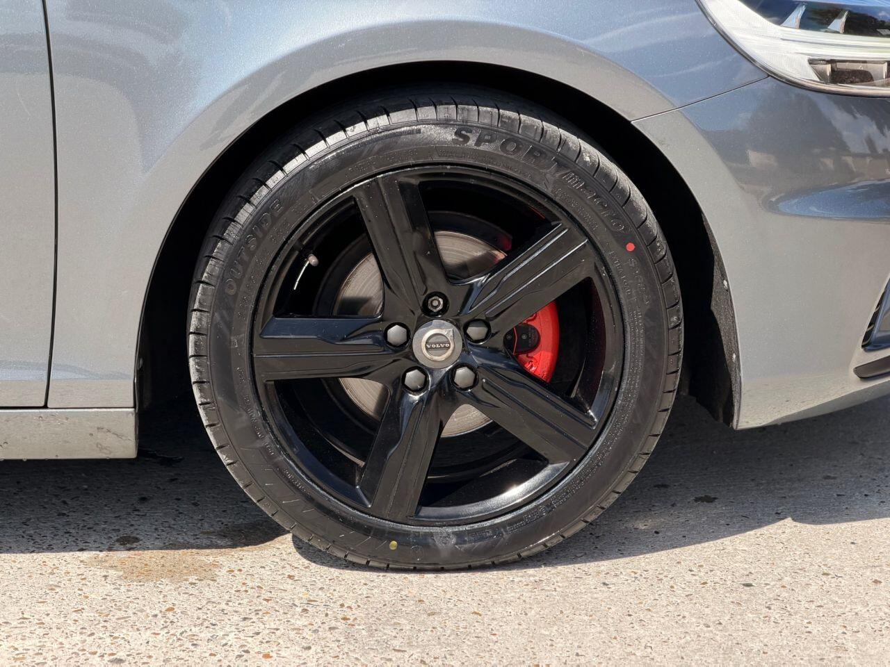 Volvo V40 view 15