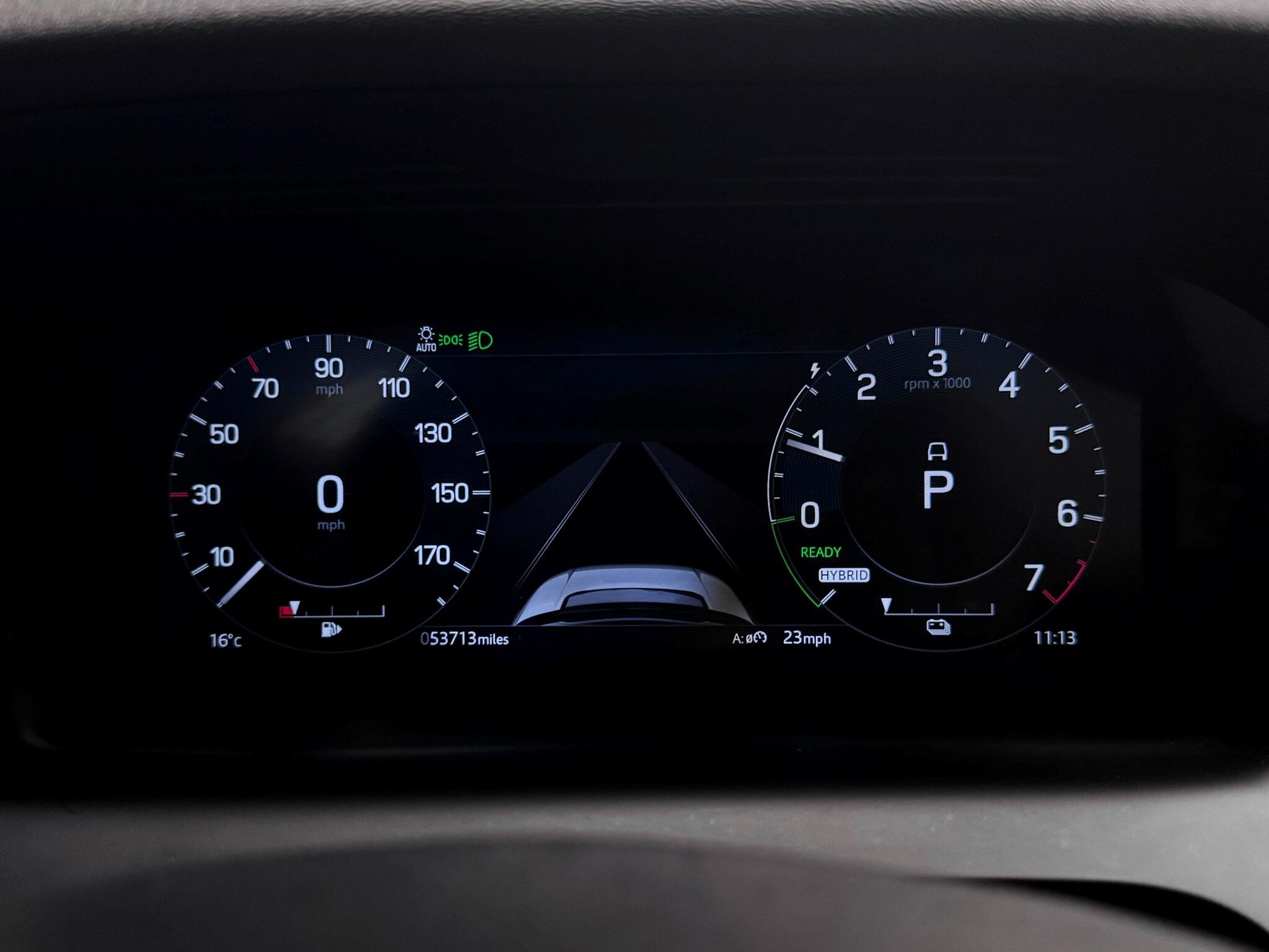 Land Rover Discovery Sport view 34