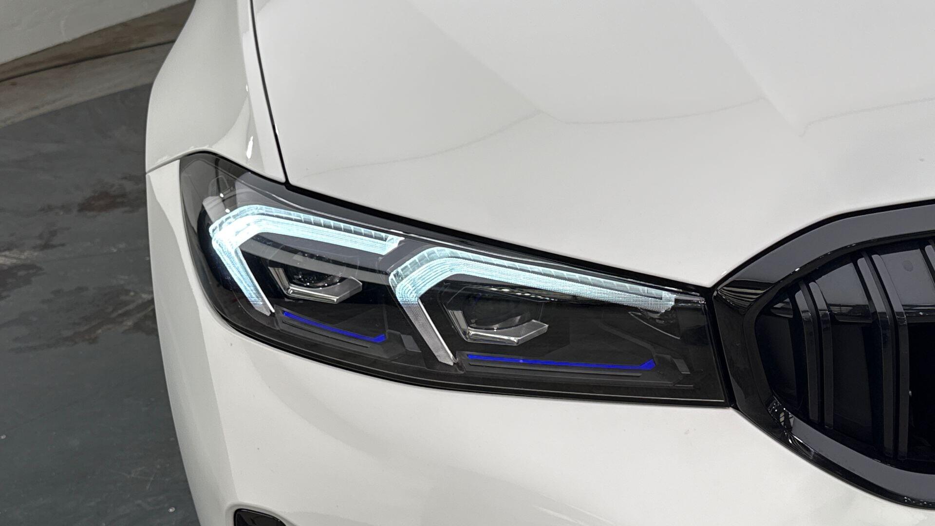 BMW 3 Series view 23