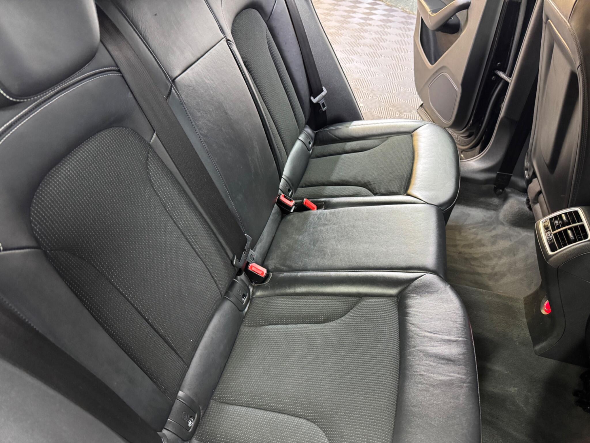 Audi Q3 view 11