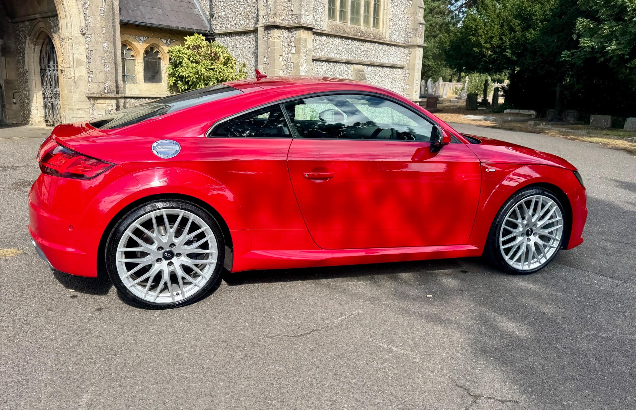 Audi TT view 20