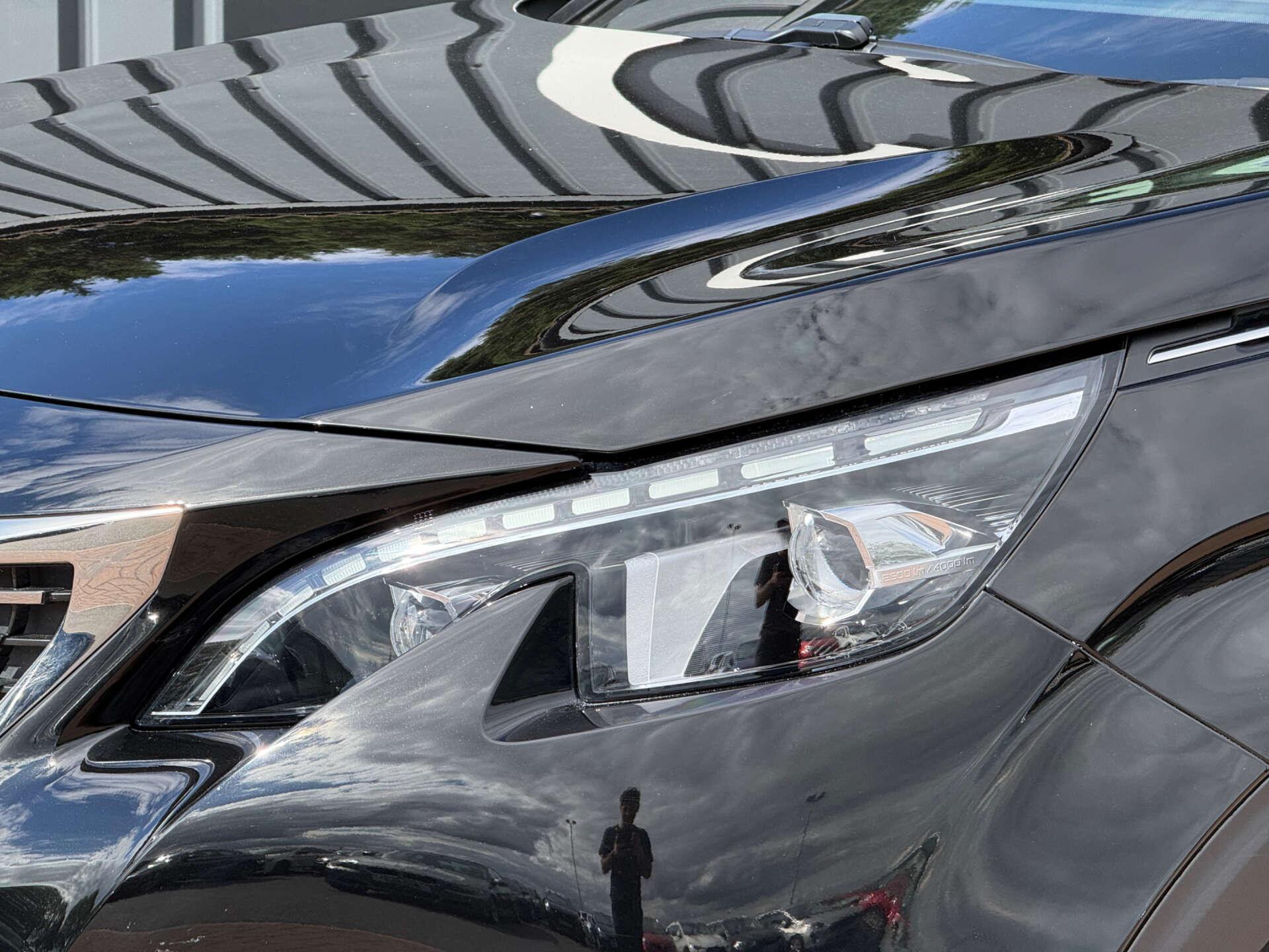 Peugeot 3008 view 5