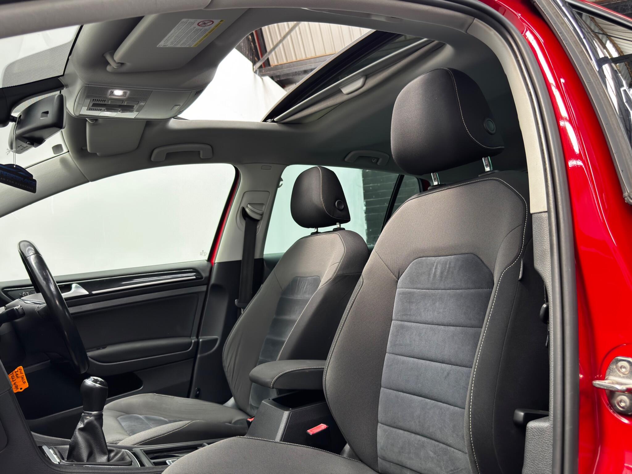 Volkswagen Golf view 40