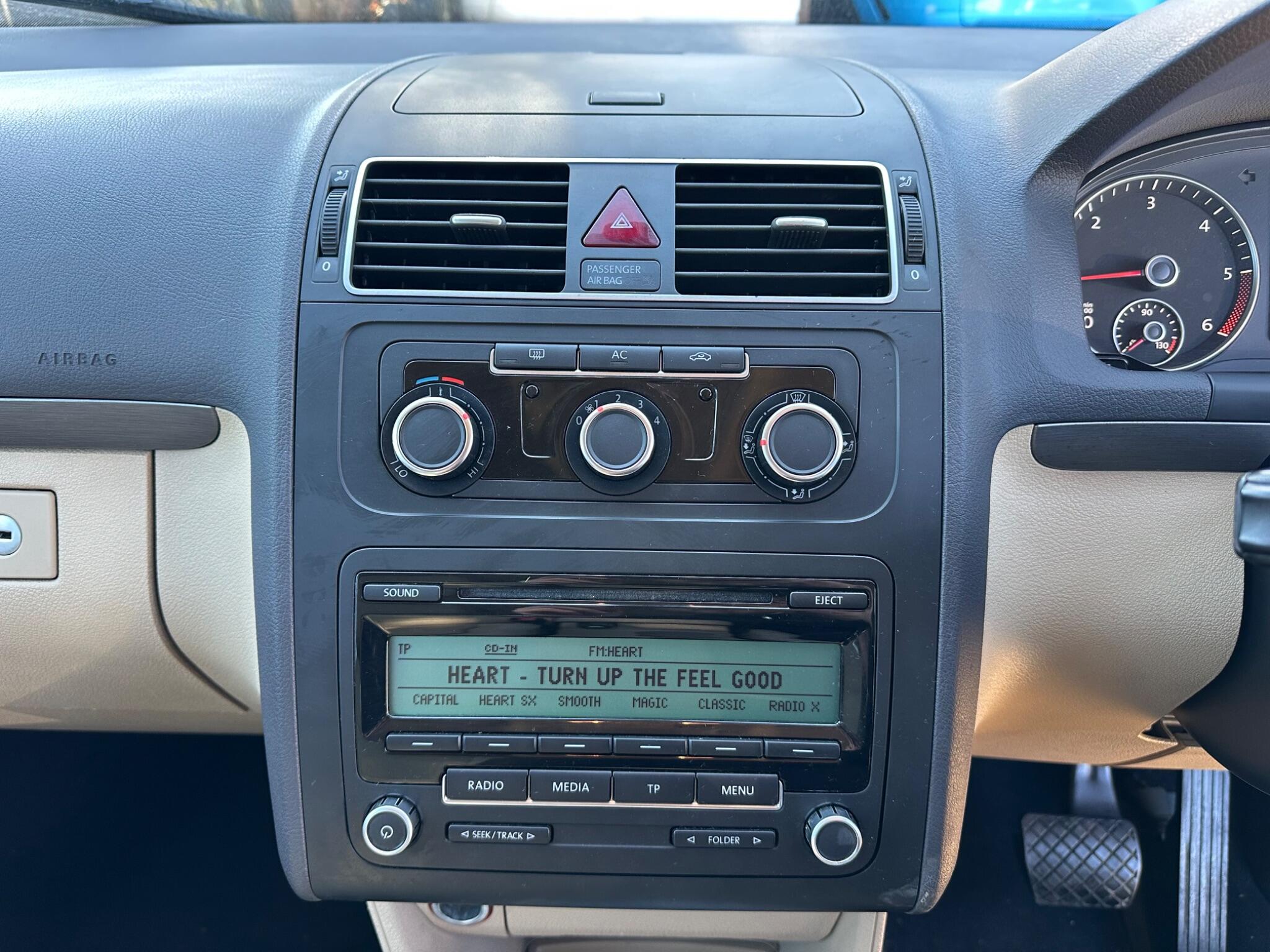 Volkswagen Touran view 13