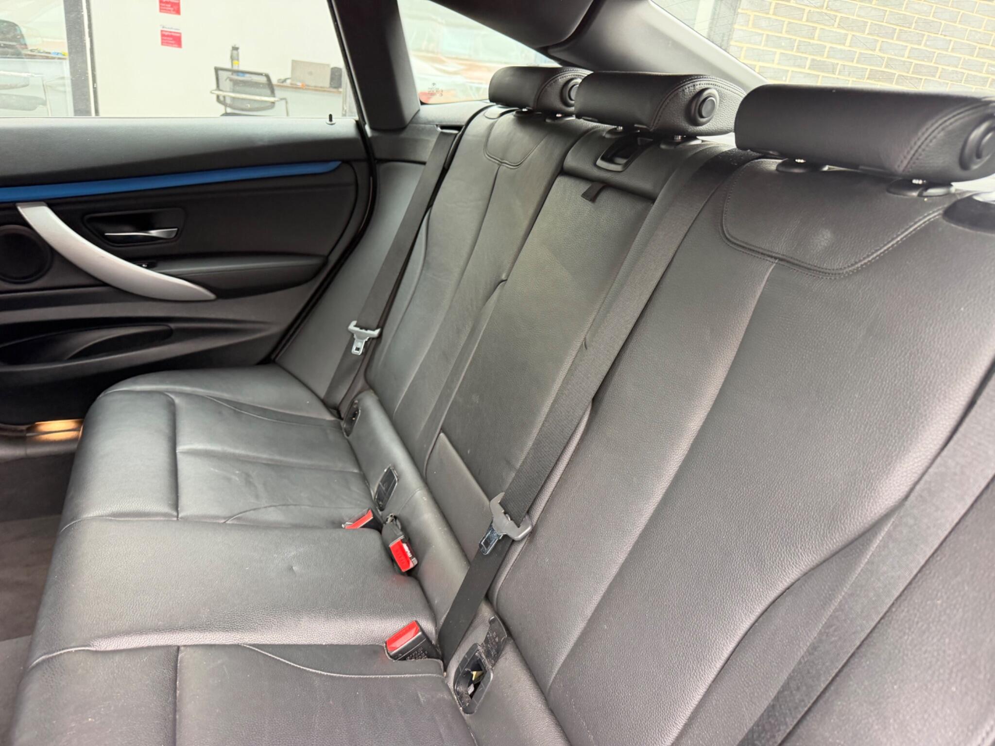 BMW 3 Series view 28