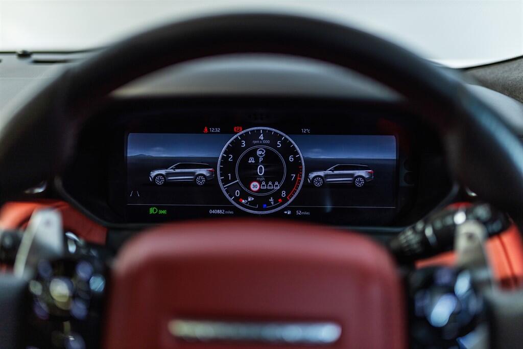 Land Rover Range Rover Velar view 33