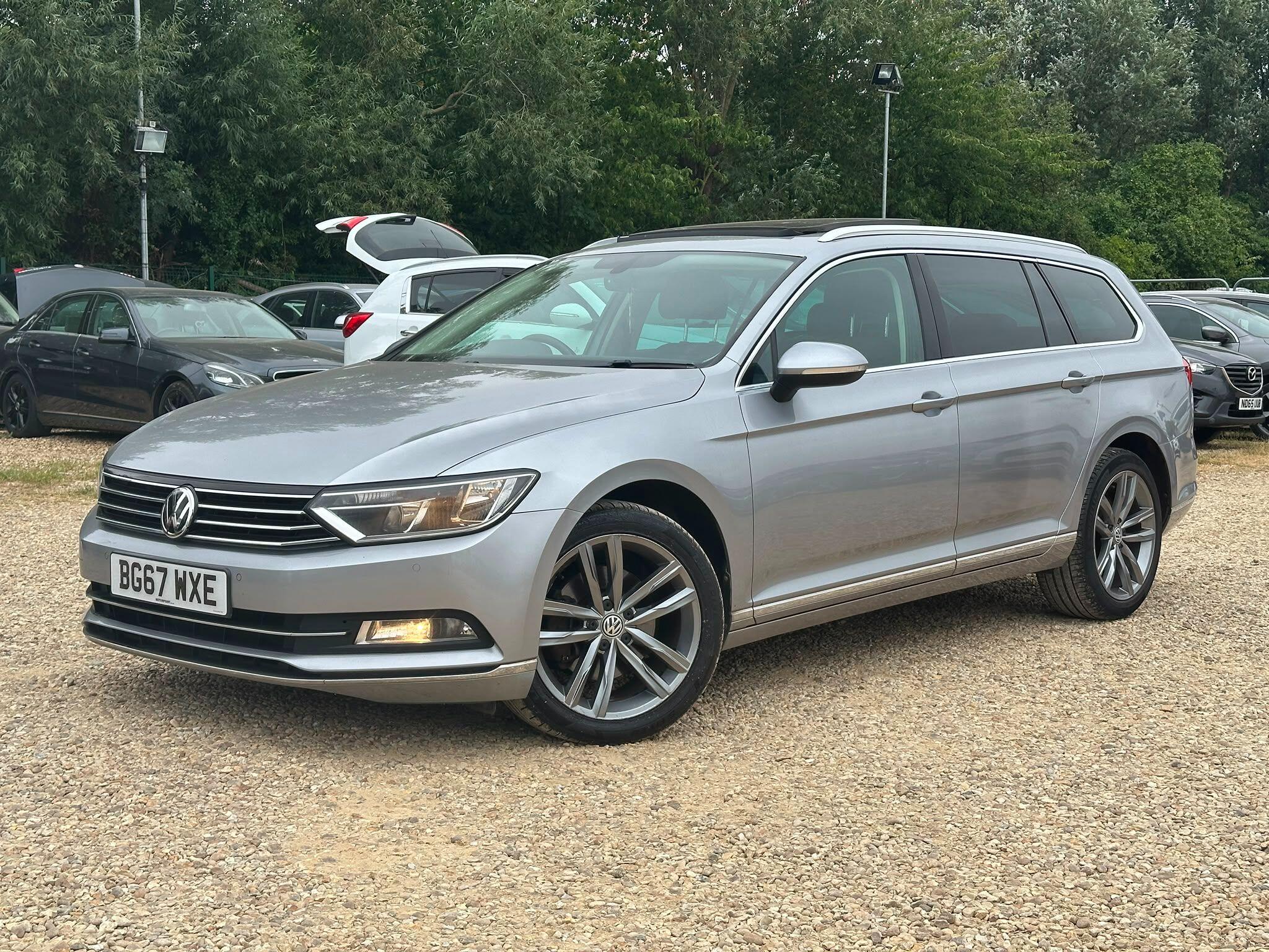 Volkswagen Passat view 2