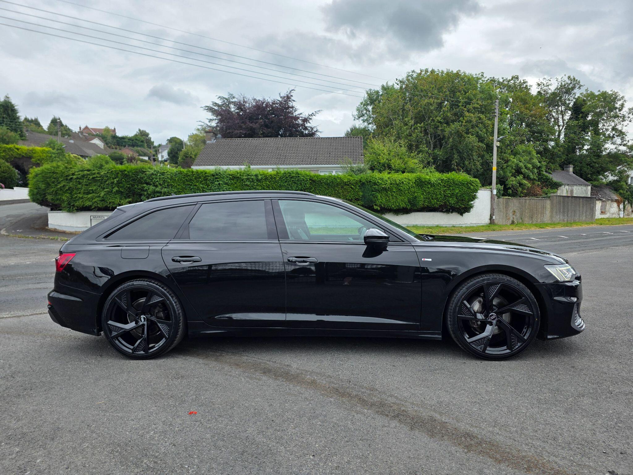 Audi A6 Avant view 3