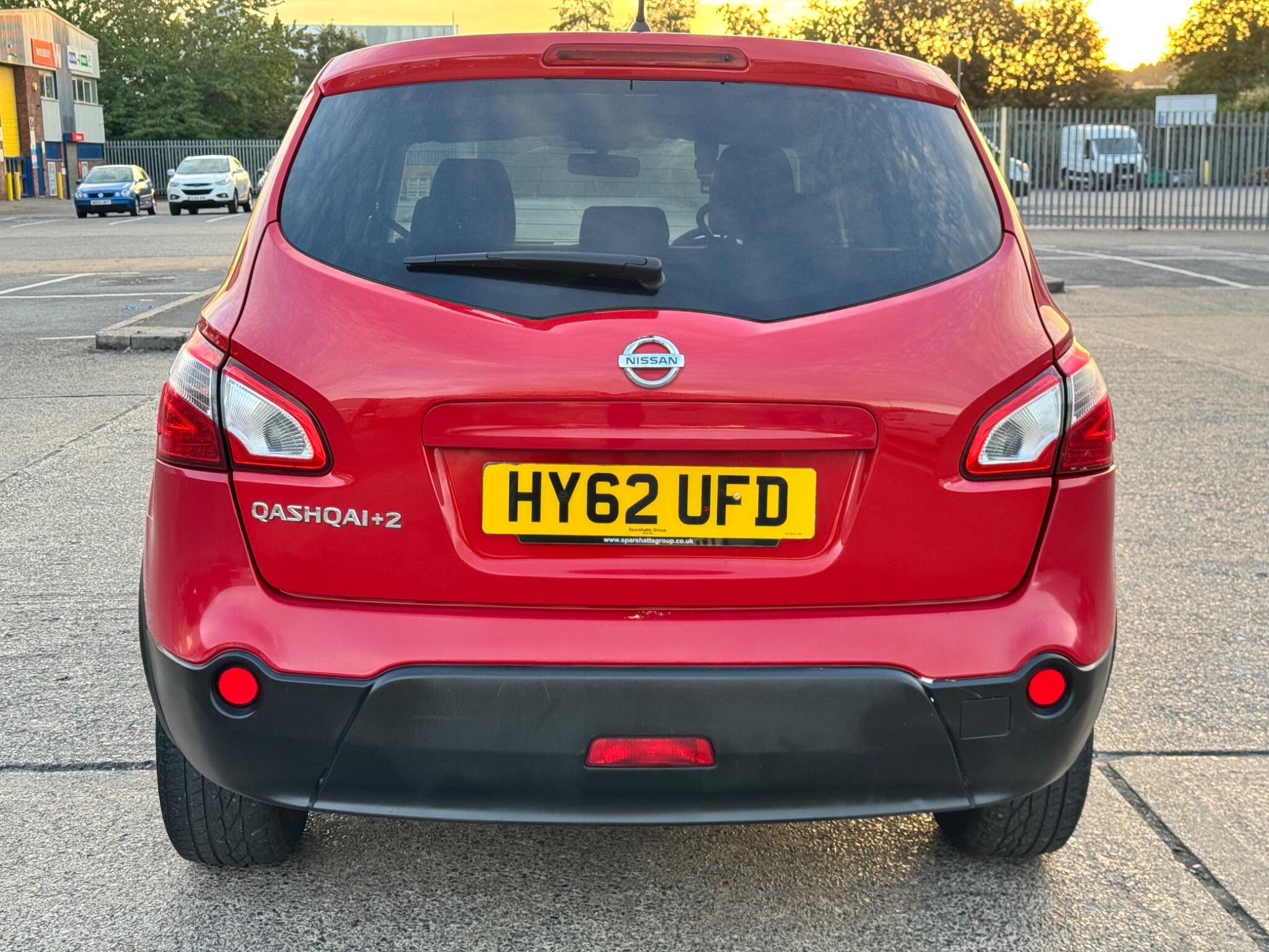 Nissan Qashqai+2 view 11
